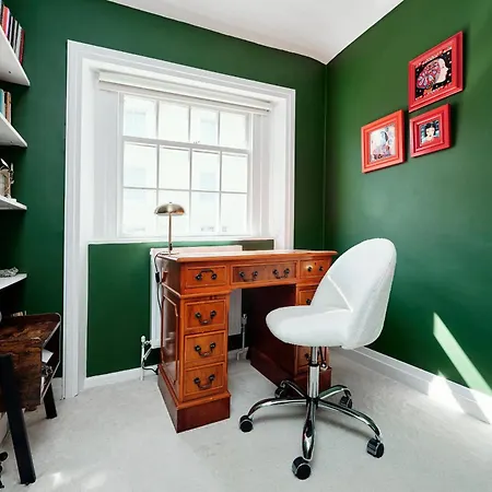 Relax & Recharge At Cozy Paddington, King Bed Appartement